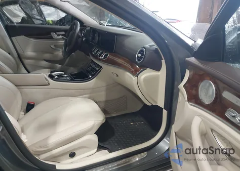 2017 Mercedes-Benz E 300 4Matic z USA, uszkodzony, nr VIN WDDZF4KB0HA134594